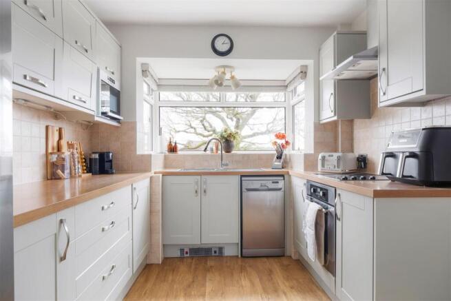 3 bed Semi-Detached for sale Image 8