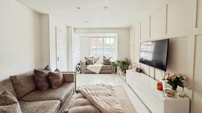 4 bed Detached for sale Image 9