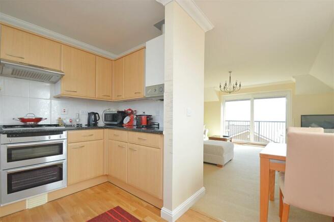 KitchenLounge2.jpg