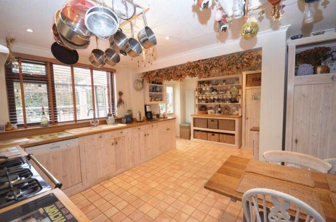 KITCHEN 2