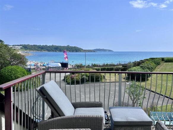 BALCONY SUN LOUNGER