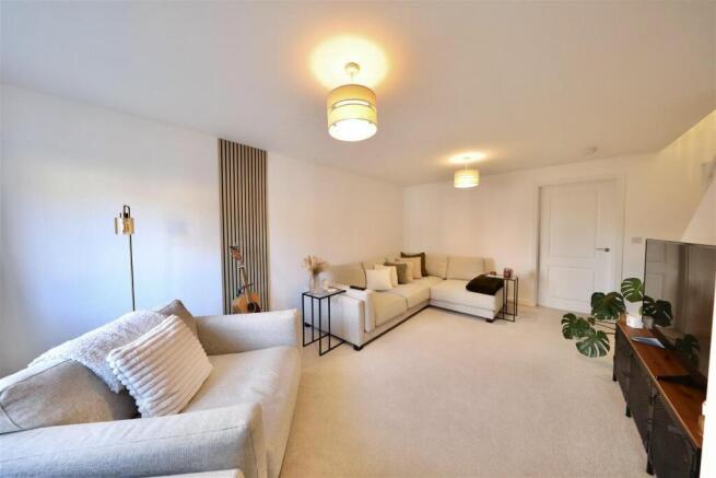 3 bed Semi-Detached for sale Image 5