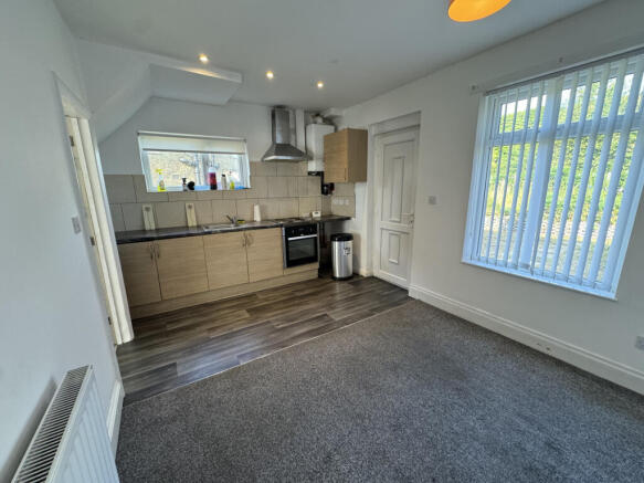 3 bed Semi-Detached to rent Image 9