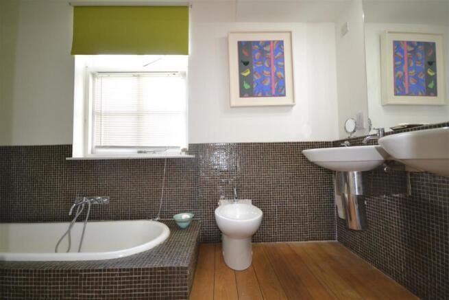 En Suite Master Bedroom
