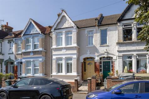 Selwyn Avenue, Highams Park