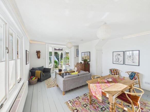 Reception/sitting room