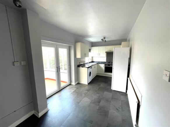 Kitchen 1.jpg