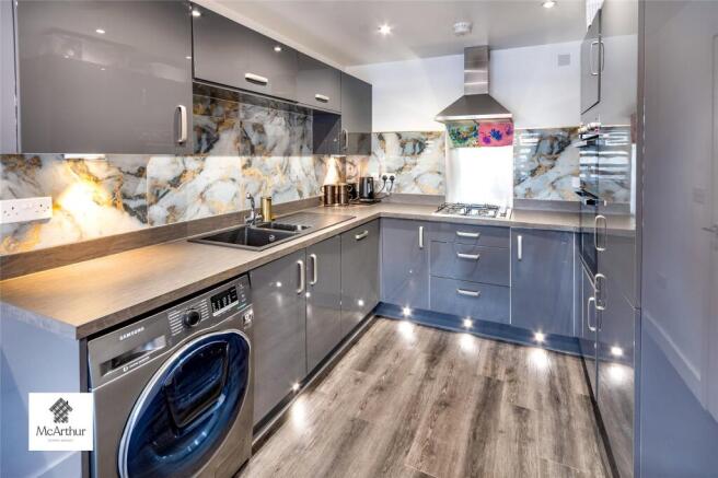 4 bed Semi-Detached for sale Image 6