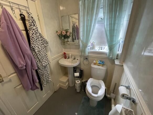 Shower room 2.JPG