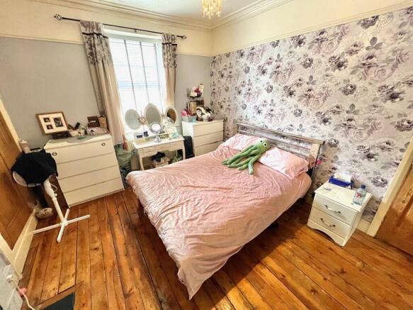4 bed Terraced for sale Image 10