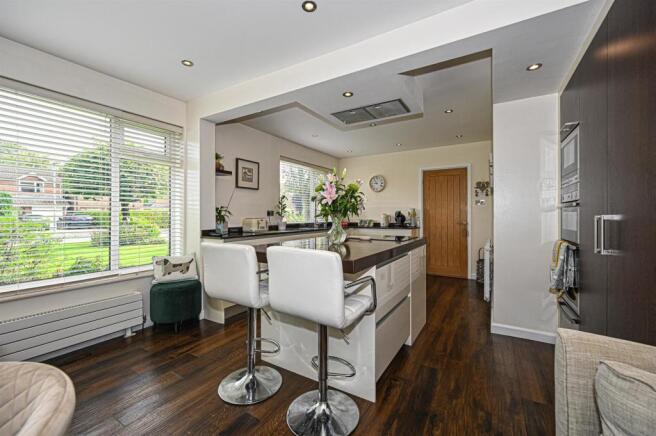 Dining kitchen