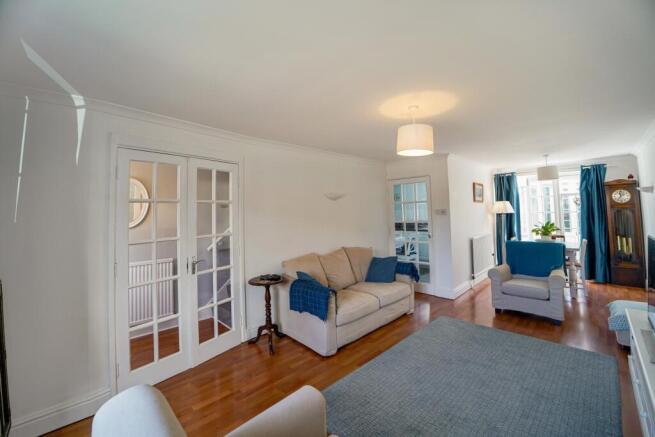 Living/dining room