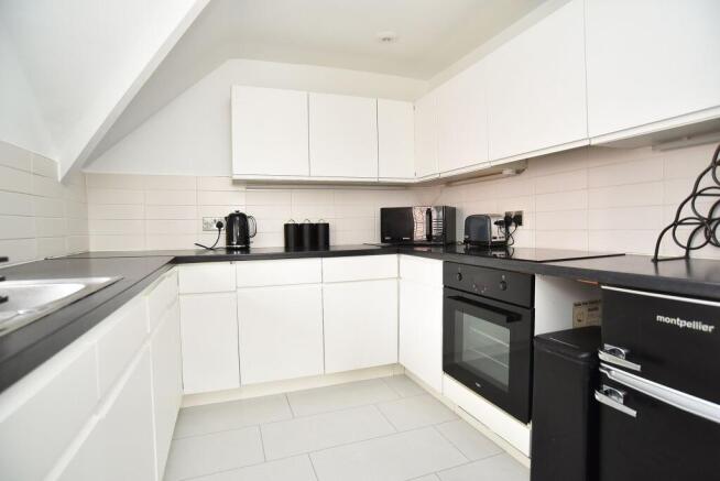 1 bed Flat for sale Image 3