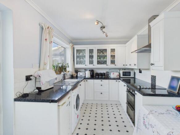 2 bed Semi-Detached for sale Image 4