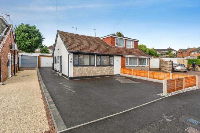 2-bed bungalow on Balmoral Drive, Hednesford, Cannock, WS12, £270,000