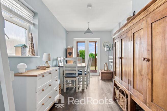 4 bed Semi-Detached for sale Image 10