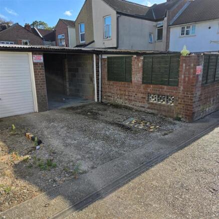Garage Plus Hardstand