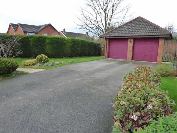 DOUBLE GARAGE