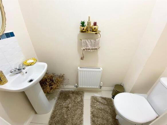 3 bed Town House for sale Image 7