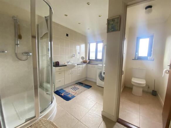 SHOWER ROOM / UTILITY ROOM