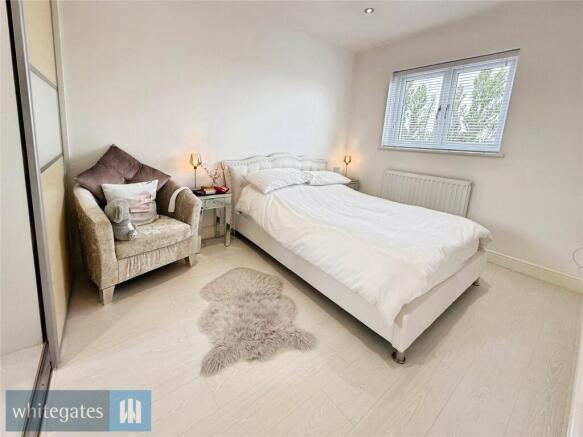 4 bed Detached for sale Image 6