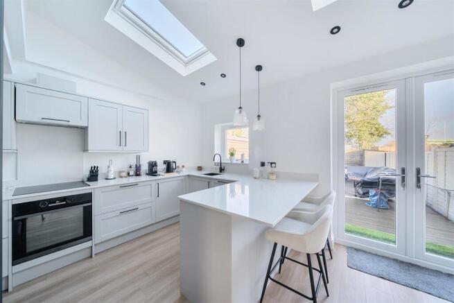 Kitchen / Breakfast Room