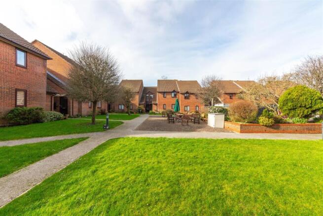 Fallodon Way | Henleaze photo 4