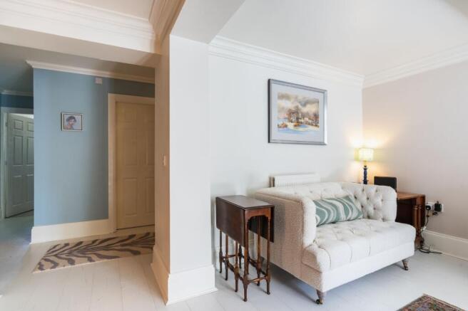 3 bed Flat for sale Image 8