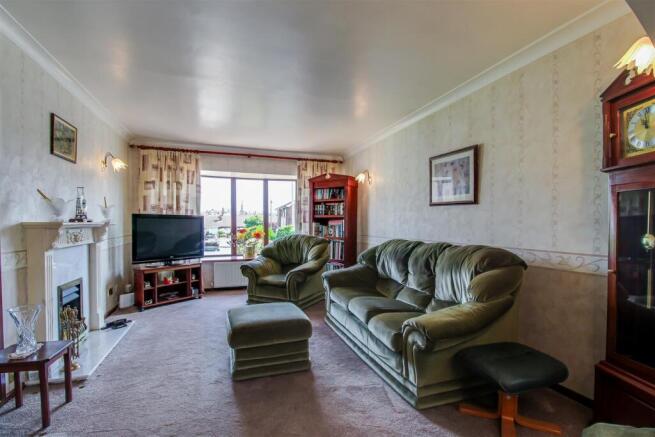 2 bed Detached Bungalow for sale Image 6