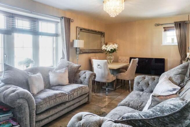 Lounge/Dining Room