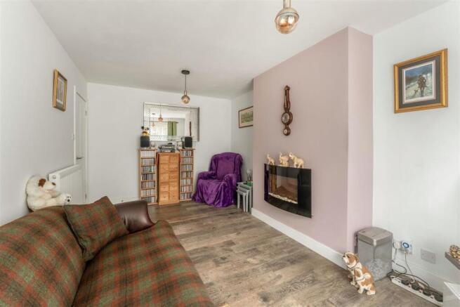2 Holbech Hill, Farnborough-7.jpg