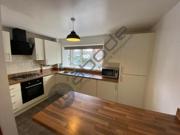 2 bed Semi-Detached to rent Image 4