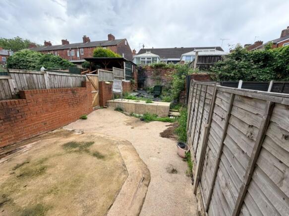 4 bed Terraced to rent Image 9