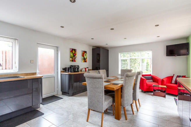 Kitchen/Dining Ro...