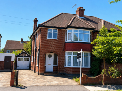 Ainsdale Crescent, Pinner