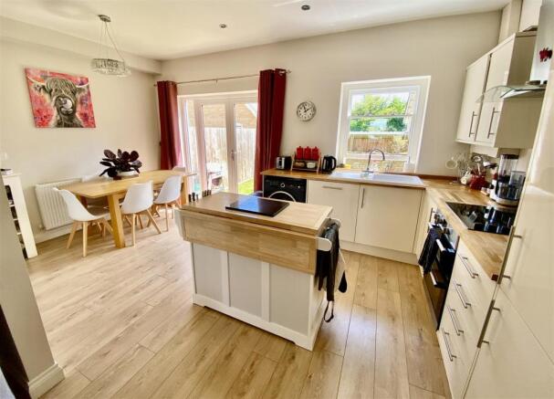 Kitchen/Dining Room