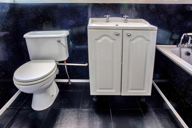 IMG_0940bathroom.jpg