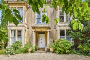 Flat 3, 14 Leaze House, Vallis Road, Frome BA11 3EF