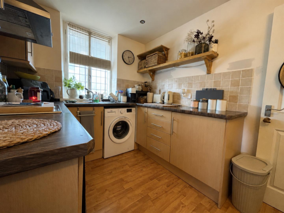 2 bed Duplex to rent Image 6
