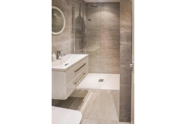 Annexe Shower Room