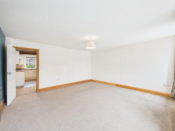 2 bed Flat to rent Image 4
