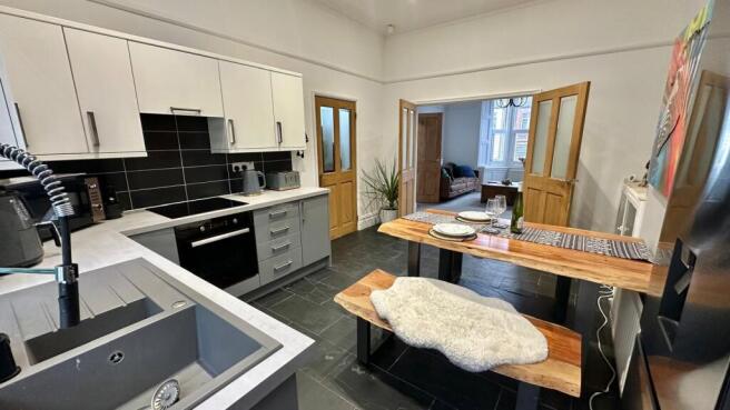 3 bed Terraced for sale Image 6