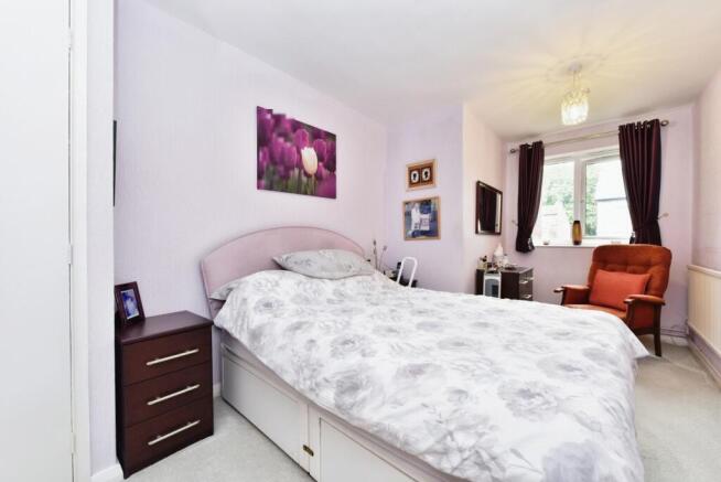 2 bed Apartment for sale Image 6