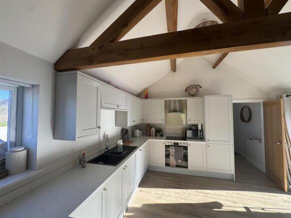 Kitchen 1 Hillcroft Barn..jpeg