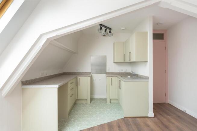 1 bed Apartment to rent Image 9