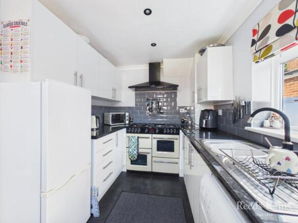 2 bed Semi-Detached for sale Image 8