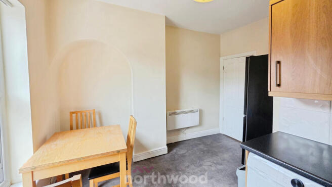 4 bed Block of Apartments for sale Image 9