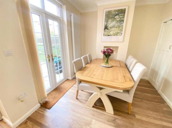 dining area in kitchen.jpg