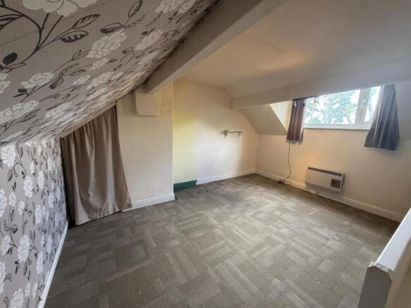 2 bed Terraced to rent Image 6