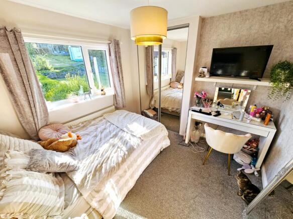 3 bed Semi-Detached for sale Image 10